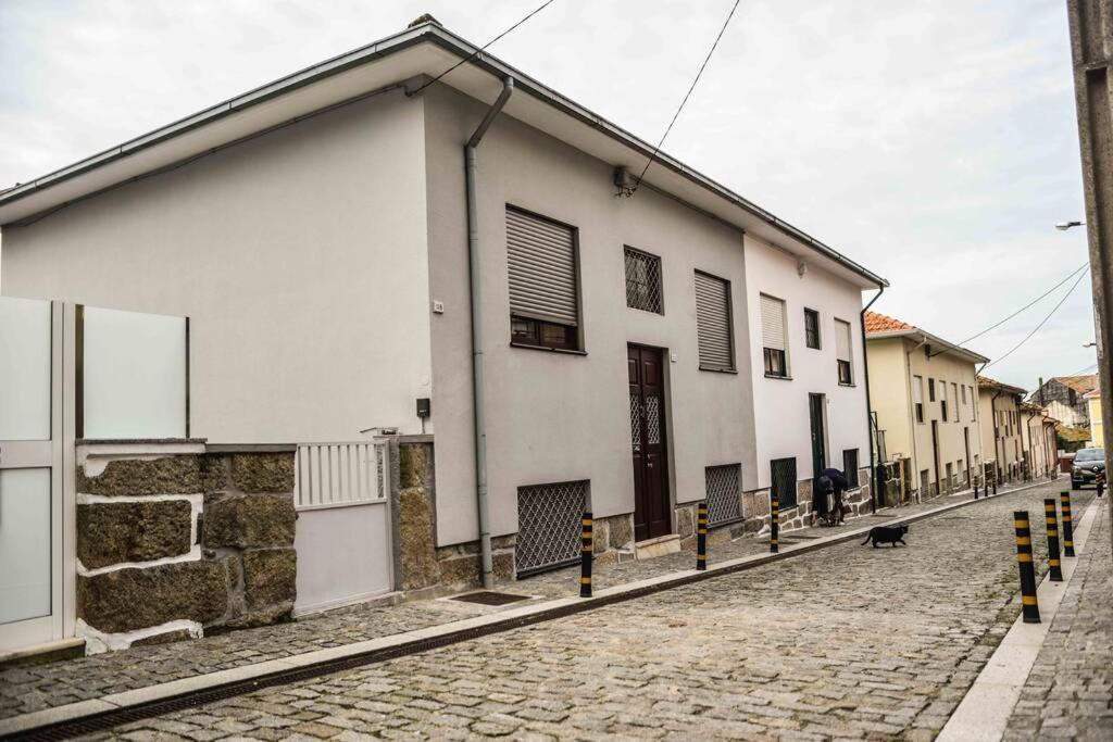 T2P Mimosa House Apartment Вила Нова ди Гая Екстериор снимка